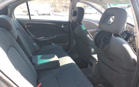 Toyota Avensis III рестайлинг, 2001 год, 437 000 рублей, 14 фотография