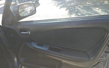 Toyota Avensis III рестайлинг, 2001 год, 437 000 рублей, 19 фотография