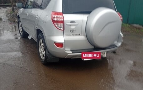 Toyota RAV4, 2011 год, 1 050 000 рублей, 2 фотография