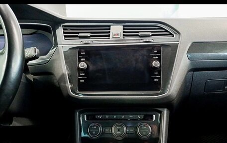 Volkswagen Tiguan II, 2017 год, 2 299 000 рублей, 2 фотография