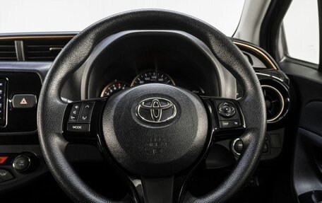 Toyota Vitz, 2019 год, 1 400 000 рублей, 18 фотография