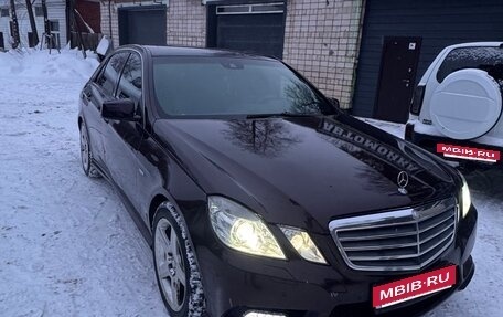 Mercedes-Benz E-Класс, 2011 год, 950 000 рублей, 2 фотография