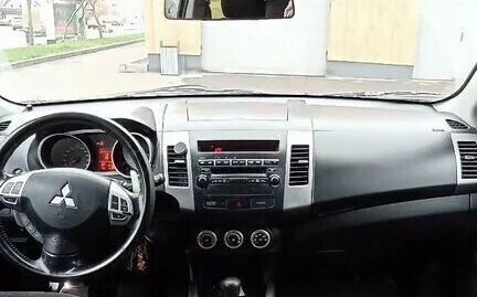 Mitsubishi Outlander III рестайлинг 3, 2008 год, 930 000 рублей, 7 фотография