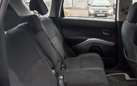 Mitsubishi Outlander III рестайлинг 3, 2008 год, 930 000 рублей, 11 фотография