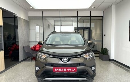 Toyota RAV4, 2017 год, 2 790 000 рублей, 2 фотография