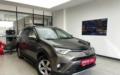 Toyota RAV4, 2017 год, 2 790 000 рублей, 3 фотография