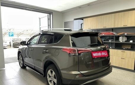 Toyota RAV4, 2017 год, 2 790 000 рублей, 6 фотография