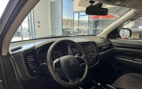 Mitsubishi Outlander III рестайлинг 3, 2018 год, 1 850 000 рублей, 7 фотография