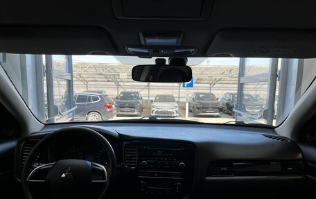 Mitsubishi Outlander III рестайлинг 3, 2018 год, 1 850 000 рублей, 9 фотография