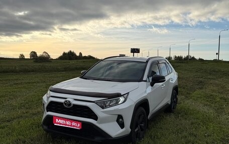 Toyota RAV4, 2021 год, 3 480 000 рублей, 1 фотография