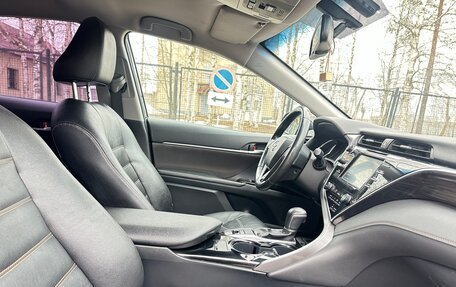 Toyota Camry, 2018 год, 2 495 000 рублей, 13 фотография