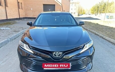 Toyota Camry, 2018 год, 2 495 000 рублей, 8 фотография