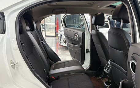 Honda Vezel, 2023 год, 1 690 000 рублей, 14 фотография