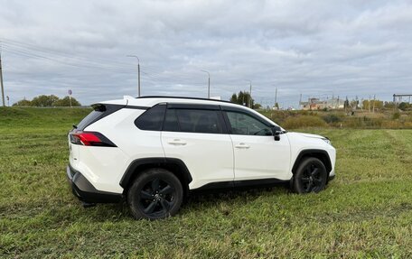 Toyota RAV4, 2021 год, 3 480 000 рублей, 6 фотография