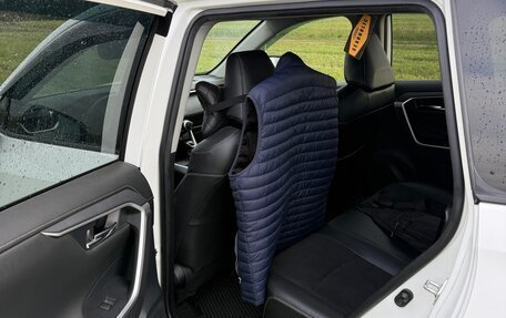 Toyota RAV4, 2021 год, 3 480 000 рублей, 10 фотография