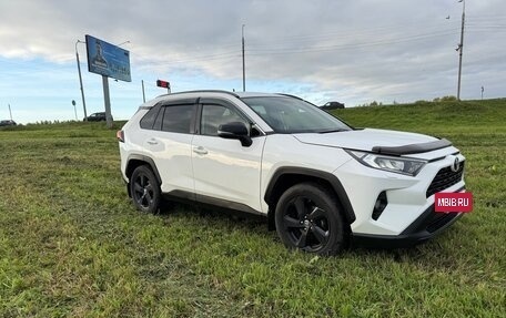 Toyota RAV4, 2021 год, 3 480 000 рублей, 5 фотография