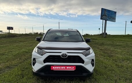 Toyota RAV4, 2021 год, 3 480 000 рублей, 2 фотография