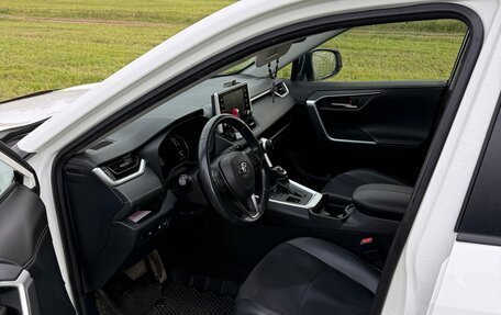 Toyota RAV4, 2021 год, 3 480 000 рублей, 13 фотография