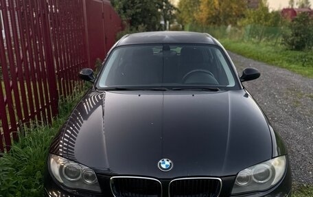 BMW 1 серия, 2007 год, 900 000 рублей, 1 фотография