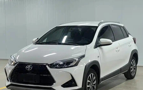Toyota Yaris XP150 рестайлинг, 2022 год, 1 027 000 рублей, 1 фотография