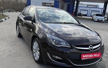 Opel Astra J, 2013 год, 950 000 рублей, 1 фотография