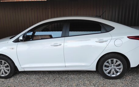 Hyundai Solaris II рестайлинг, 2021 год, 1 830 000 рублей, 2 фотография