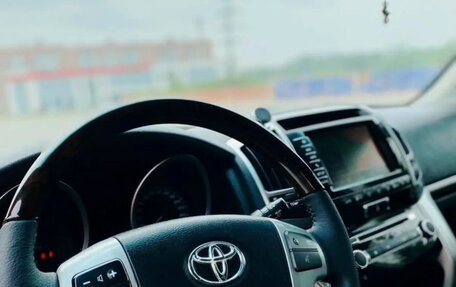 Toyota Land Cruiser 200, 2012 год, 3 590 000 рублей, 6 фотография