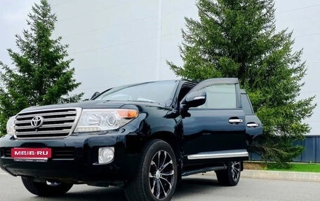 Toyota Land Cruiser 200, 2012 год, 3 590 000 рублей, 2 фотография