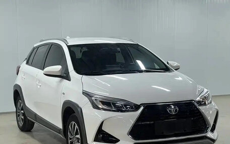 Toyota Yaris XP150 рестайлинг, 2022 год, 1 027 000 рублей, 3 фотография