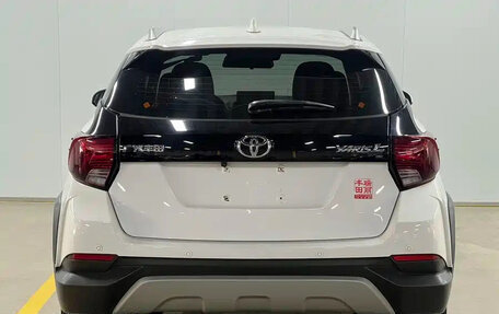 Toyota Yaris XP150 рестайлинг, 2022 год, 1 027 000 рублей, 5 фотография