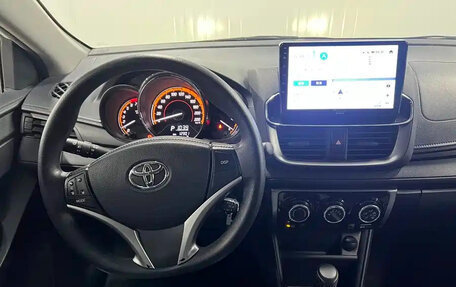 Toyota Yaris XP150 рестайлинг, 2022 год, 1 027 000 рублей, 9 фотография