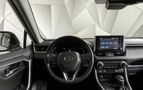 Toyota RAV4, 2019 год, 3 700 000 рублей, 19 фотография