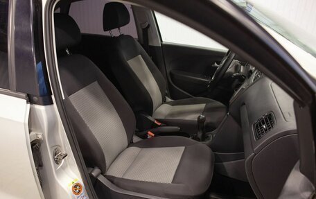 Volkswagen Polo VI (EU Market), 2011 год, 755 000 рублей, 30 фотография