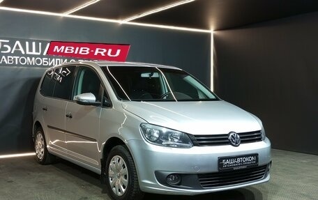 Volkswagen Touran III, 2011 год, 960 000 рублей, 3 фотография