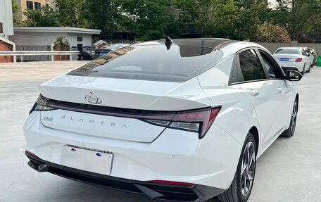 Hyundai Elantra, 2022 год, 1 150 000 рублей, 4 фотография