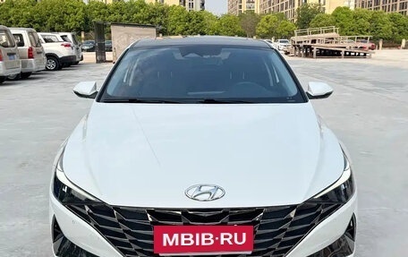 Hyundai Elantra, 2022 год, 1 150 000 рублей, 2 фотография