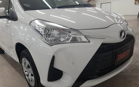 Toyota Vitz, 2019 год, 860 000 рублей, 2 фотография