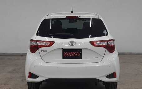 Toyota Vitz, 2019 год, 860 000 рублей, 4 фотография