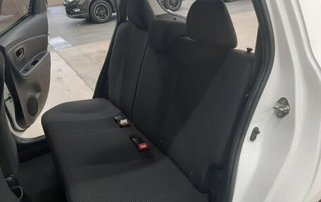 Toyota Vitz, 2019 год, 860 000 рублей, 15 фотография