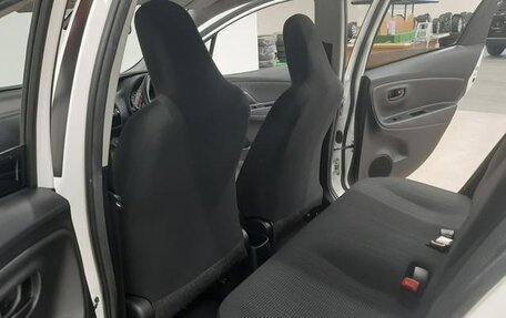 Toyota Vitz, 2019 год, 860 000 рублей, 21 фотография