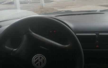 Volkswagen Golf IV, 2002 год, 270 000 рублей, 3 фотография