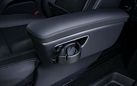 Mercedes-Benz V-Класс, 2026 год, 14 300 000 рублей, 25 фотография