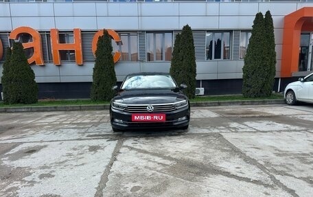 Volkswagen Passat B8 рестайлинг, 2016 год, 1 800 000 рублей, 2 фотография