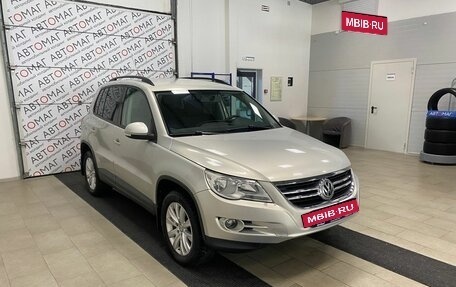 Volkswagen Tiguan I, 2010 год, 946 000 рублей, 3 фотография