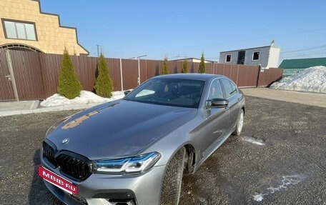 BMW 5 серия, 2018 год, 2 400 000 рублей, 8 фотография