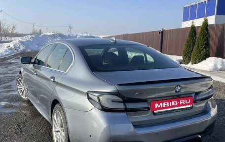 BMW 5 серия, 2018 год, 2 400 000 рублей, 5 фотография