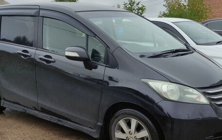 Honda Freed I, 2011 год, 998 000 рублей, 3 фотография