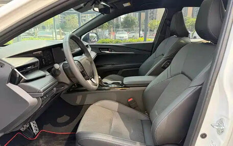 Toyota Camry, 2025 год, 4 440 000 рублей, 6 фотография