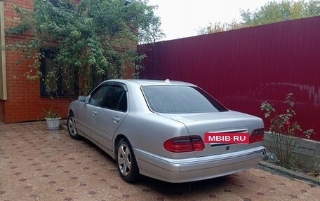 Mercedes-Benz E-Класс, 2001 год, 550 000 рублей, 2 фотография