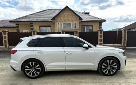 Volkswagen Touareg III, 2019 год, 5 730 000 рублей, 6 фотография